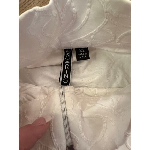Sno Skins 1/4 zip pullover, white with pattern, women’s Xsmall - Picture 4 of 9